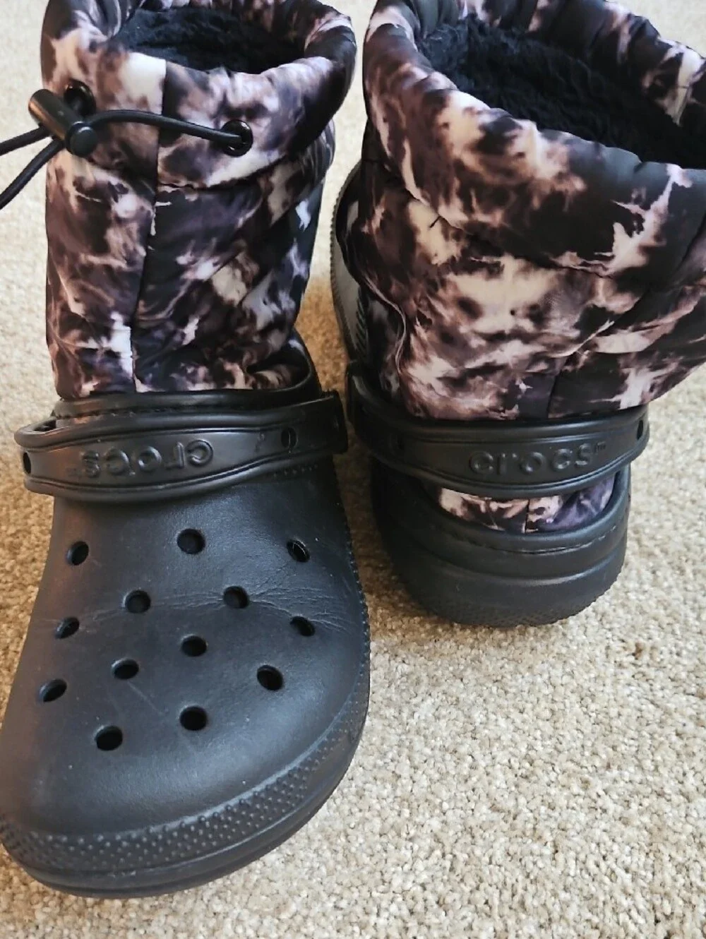 CROCS Size 7 Men's 9 Women's Black Clog Winter Boots Camo Leg Cuff